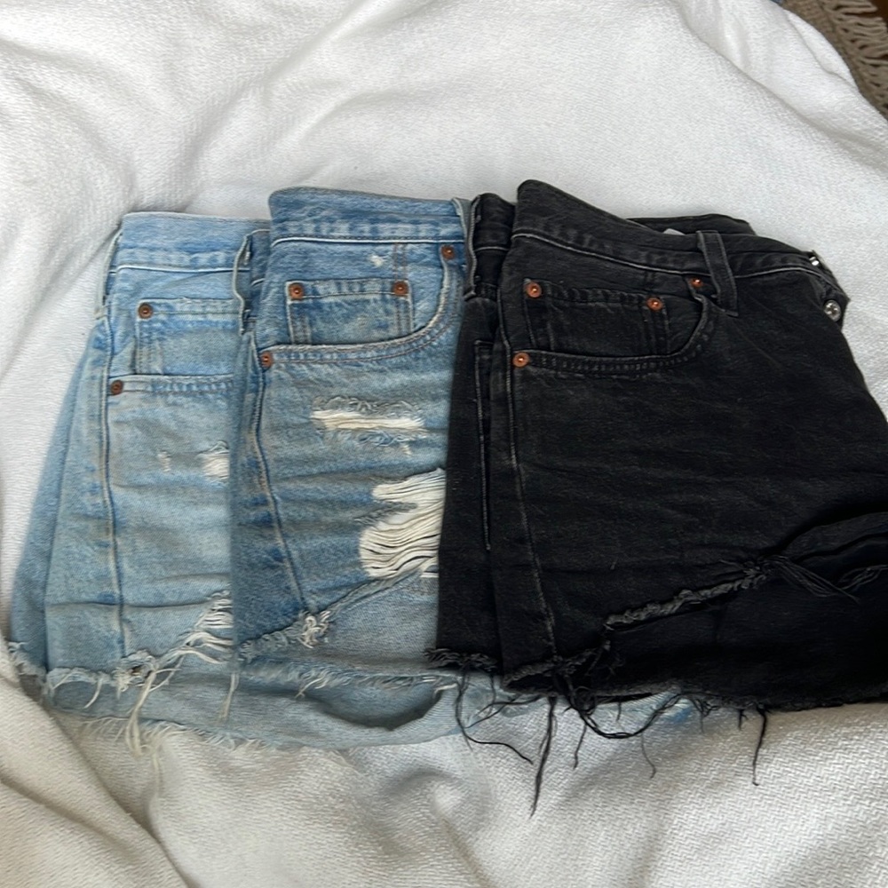 Black Levi’s 501 Shorts Distressed Button Fly
